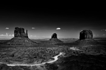  West Mitten, East Mitten and Merrick Butte in Monument Valley 