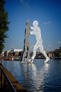  Molecule Men 