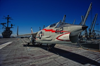  USS Hornet 